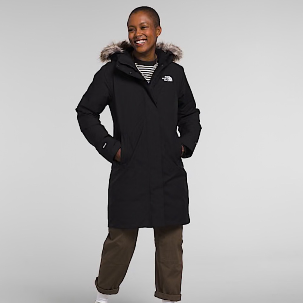The North Face Women's Black Parka - Picture 1 of 3